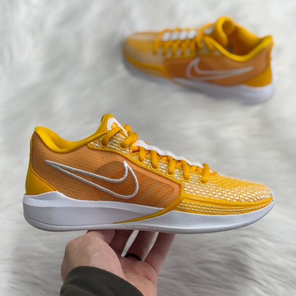 Nike Sabrina 1 TB Gold Womens Basketball Shoes FQ3391-700 VNDS Sz 6 - Picture 1 of 6